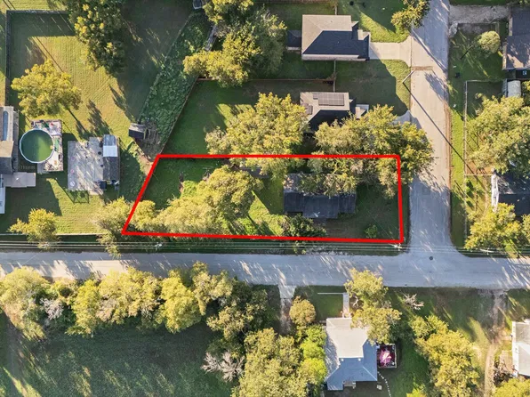 310 Eastland St, Cleburne, TX 76031