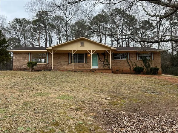 2001 Chestnut Log Dr, Lithia Springs, GA 30122
