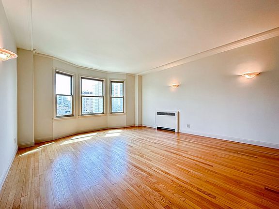 4th image of 2090 Broadway St APT 705