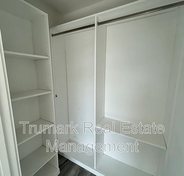 11408 Sarah St #205 — Photo 4
