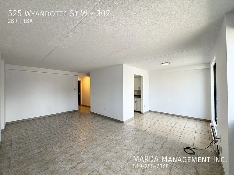 525 Wyandotte St W #302 — Photo 8