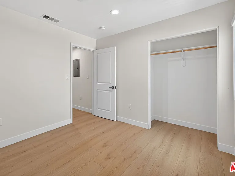 3436 Hunter St — Photo 7