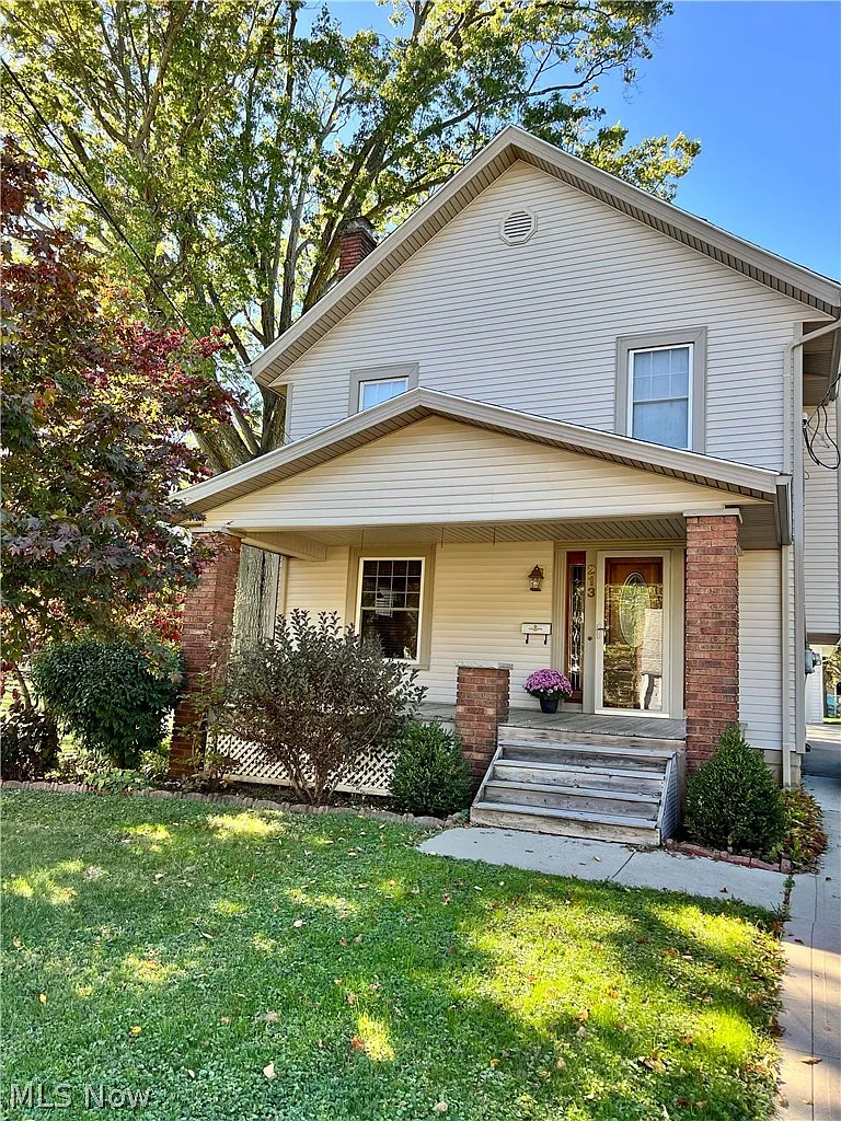 213 Genoa Ave SW photo 1