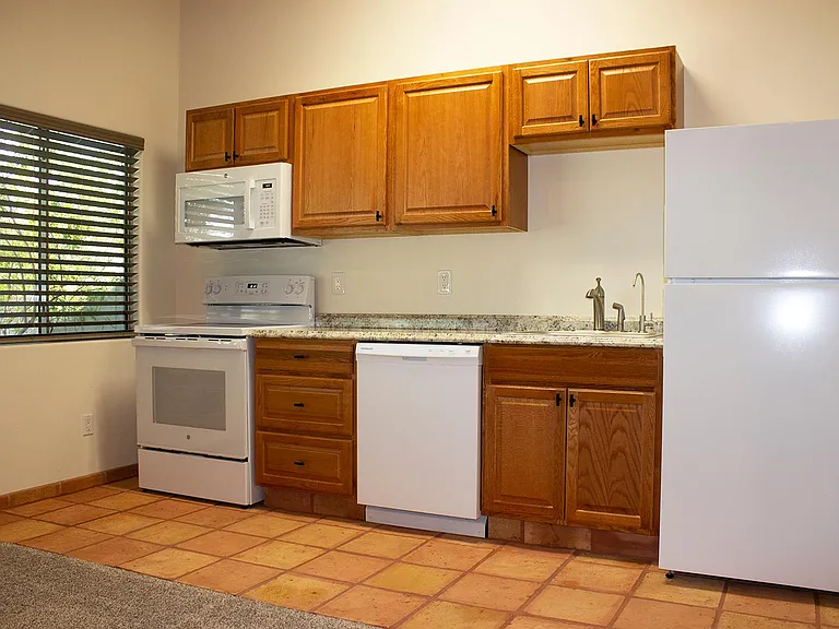 5908 E Redbird Rd — Photo 5