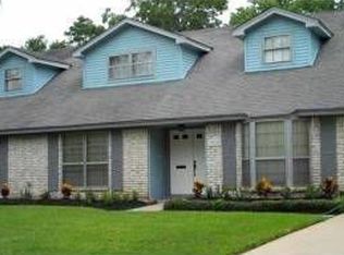 1518 Festival Dr, Houston, TX 77062
