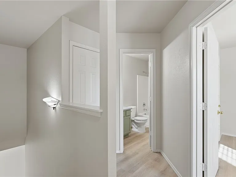 821 Benning — Photo 16