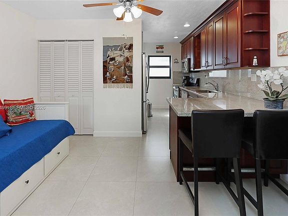 4th image of 302 New Hampshire St #3AB