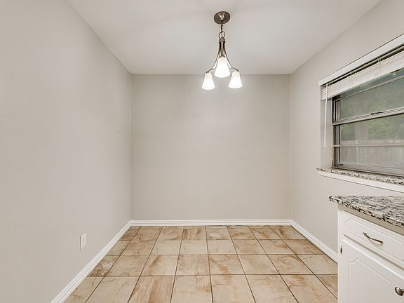 4th image of 1812 Ravenswood Dr N