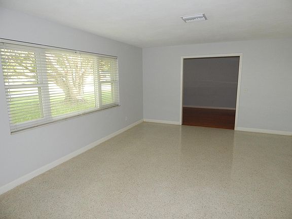 2nd image of 1025 22nd Ave