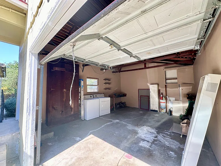 738 Vine St — Photo 19