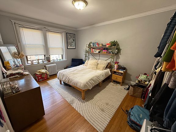 3rd image of 10 Greenway Ct #4