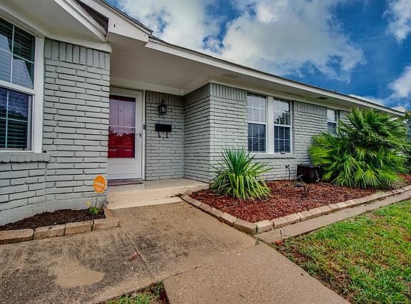 4th image of 5905 N Hills Dr