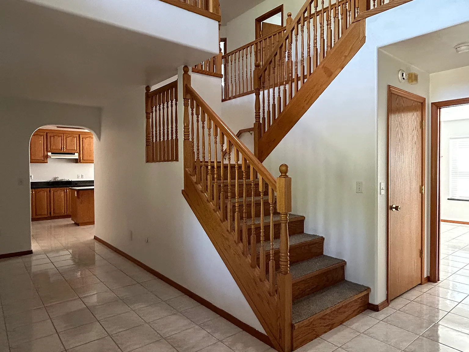 5 bed, 3477 sqft, $3,400 — Photo 4