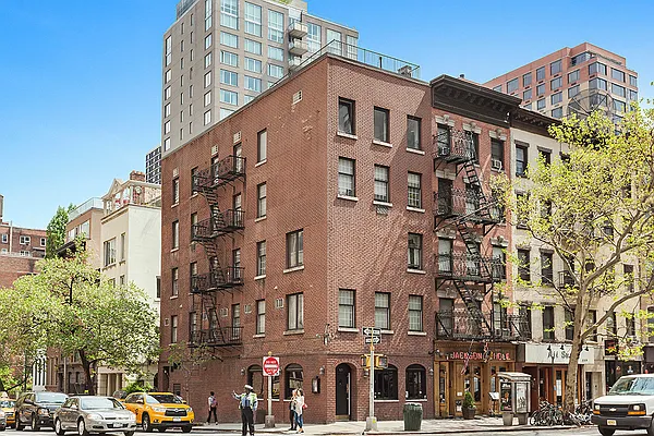 Rented by Keller Williams NYC | media 29