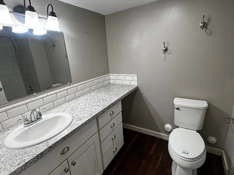 604 N 10th Ave — Photo 12