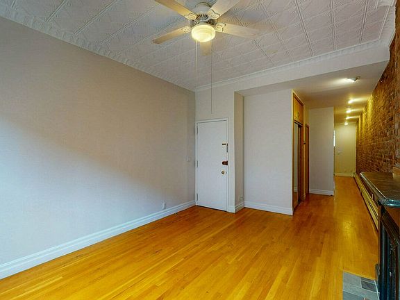 5th image of 118 Bedford Ave APT 2R