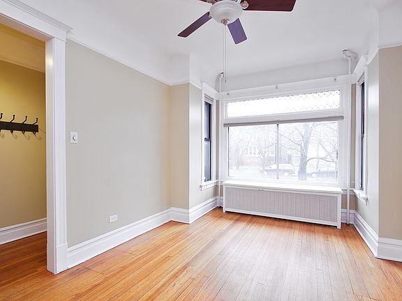 4th image of 4240 N Ashland Ave #1
