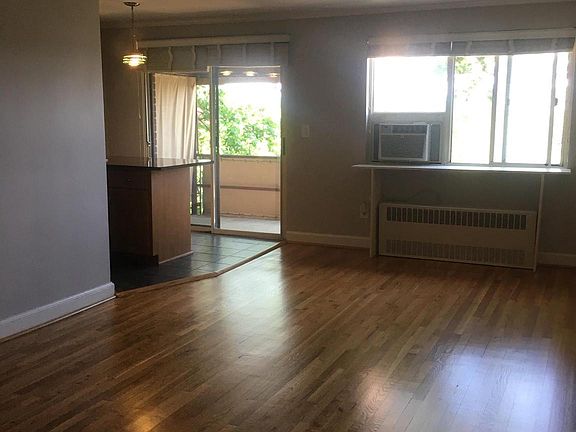 3rd image of 1573 N Colonial Ter APT 402Y