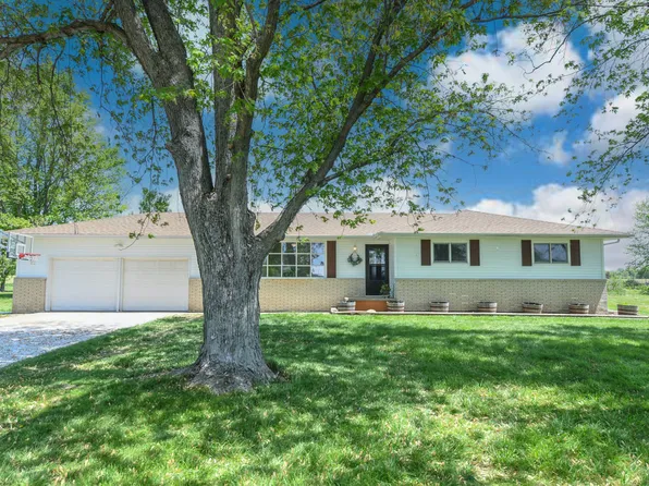 8810 S Coats Rd, Glasford, IL 61533
