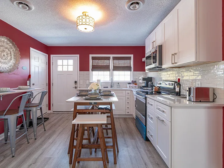 308 Denny Cir #4 — Photo 9
