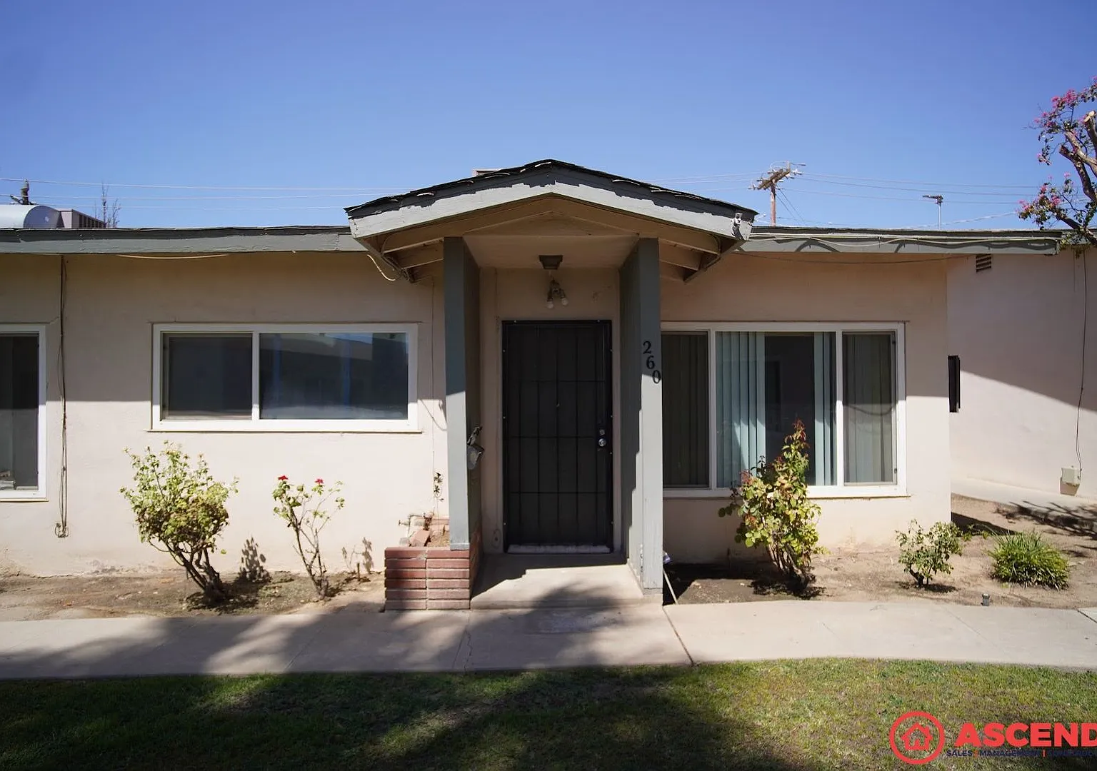 250 Goodman St — Photo 2