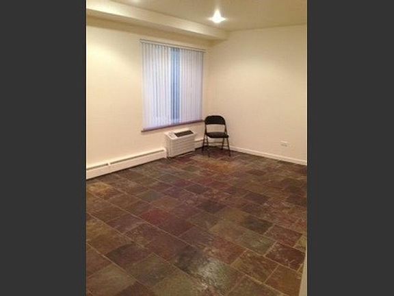 4th image of 408 Wisconsin Ave APT 401
