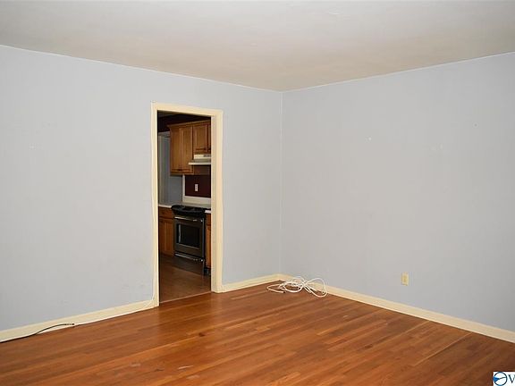 3rd image of 4609 Daugette Dr NW
