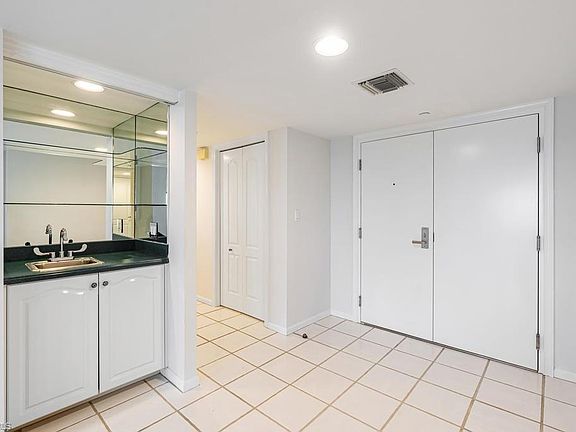 3rd image of 4451 Gulf Shore Blvd N APT 803