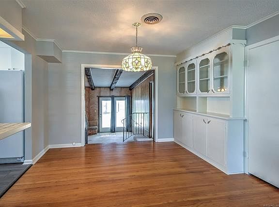 5th image of 1809 S Lakewood Ave