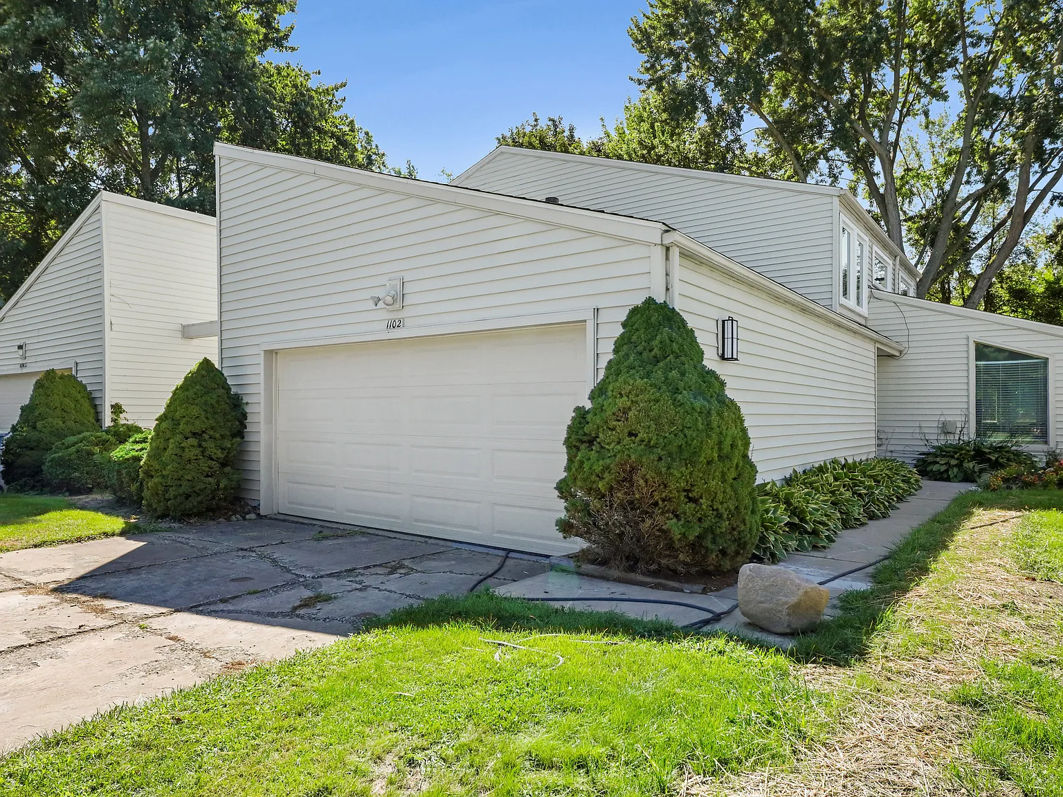 1102 Big Valley Dr — Photo 1