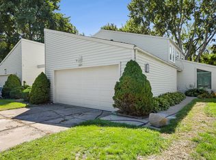 1102 Big Valley Dr, Coventry Township, OH 44319