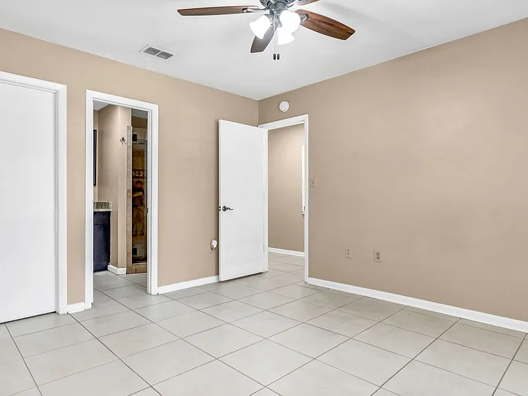 2610 E Lake Ave — Photo 16