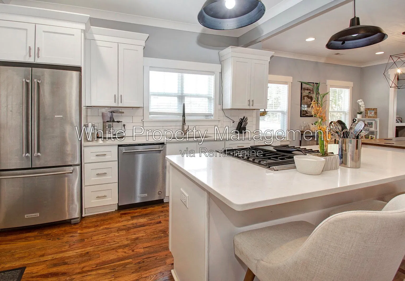 3 bed, 2.0 bath, 1564 sqft, $2,895 — Photo 2