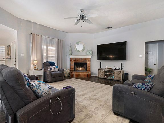 4th image of 505 Cambridge Dr