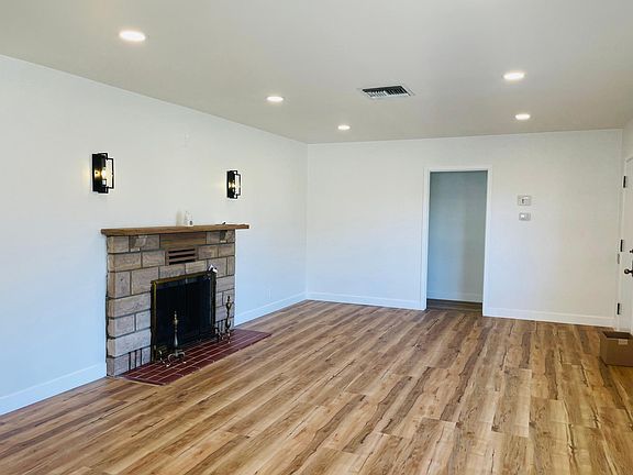 4th image of 616 E Rosewood Ct