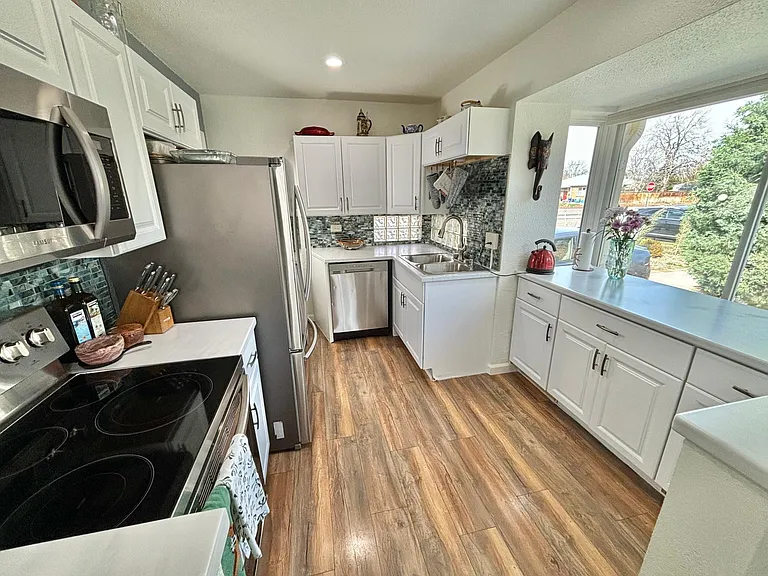 2151 Olive St — Photo 2