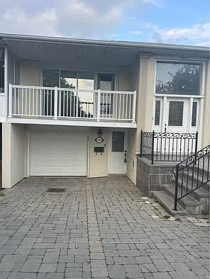 1st image of 3589 Birchmeadow Cres