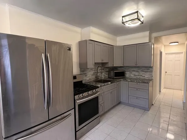 2426 Bragg Street image 1 of 11