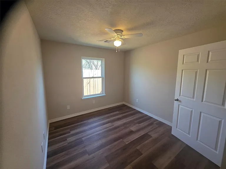 9831 Pelsey St — Photo 5
