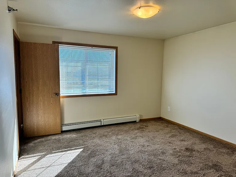 West Lake III Apartments — Photo 28