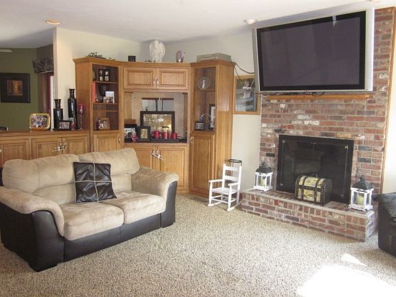 3rd image of 4698 Wexmoor Dr