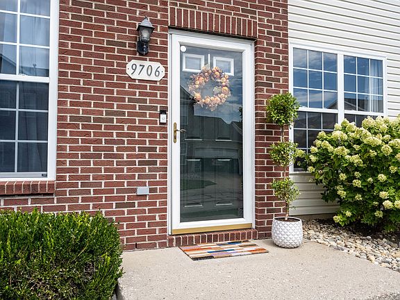 3rd image of 9706 Green Knoll Dr