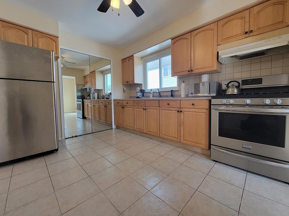 1st image of 2032 Bergen Ave #2