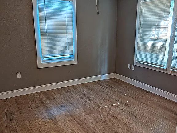5th image of 2975 San Jacinto St
