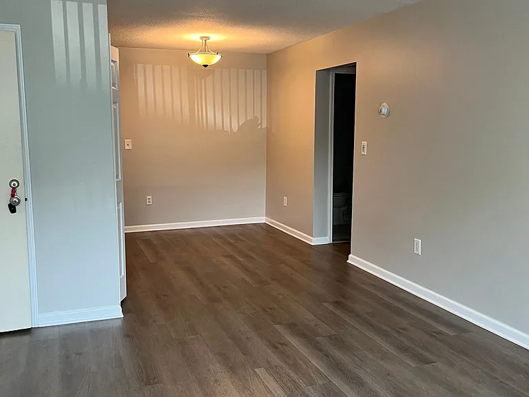 2491 Riverside Dr #103 — Photo 1
