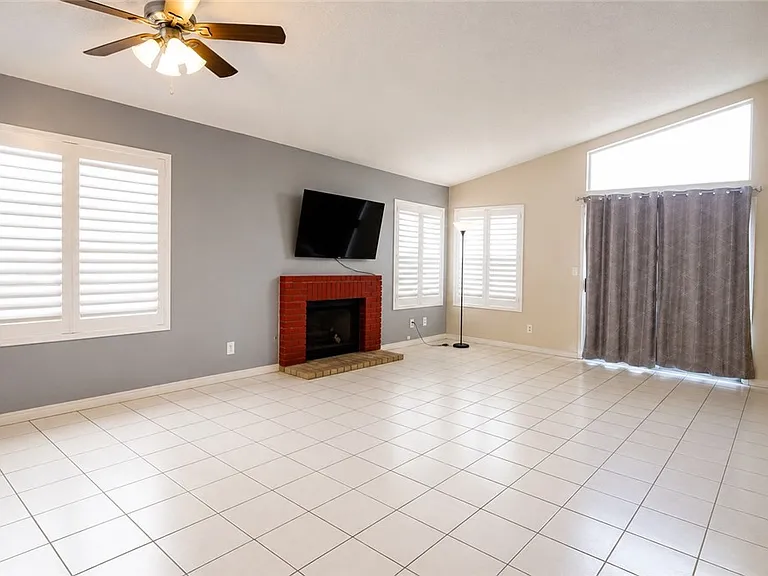 44 Fantasia Ln — Photo 2