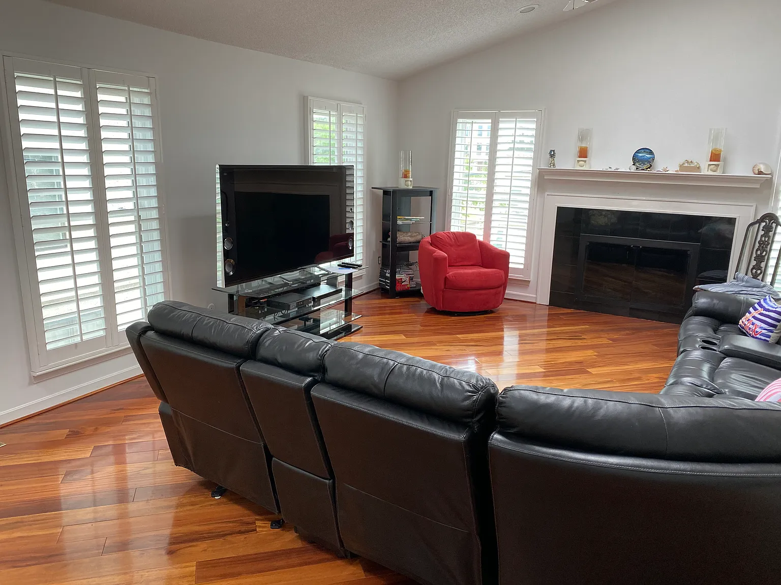 3 bed, 2.5 bath, 1974 sqft, $3,000 — Photo 4