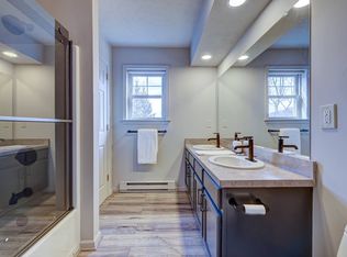 2200 Camelback Dr, Tannersville, PA 18372