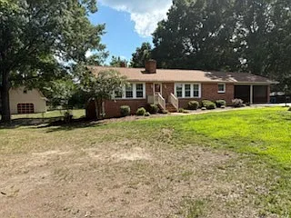 210 Sheraton Rd — Photo 1