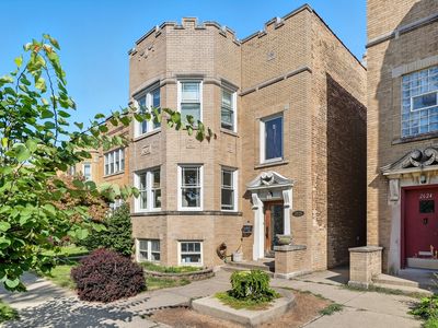 2626 W Lunt Ave, Chicago, IL, 60645